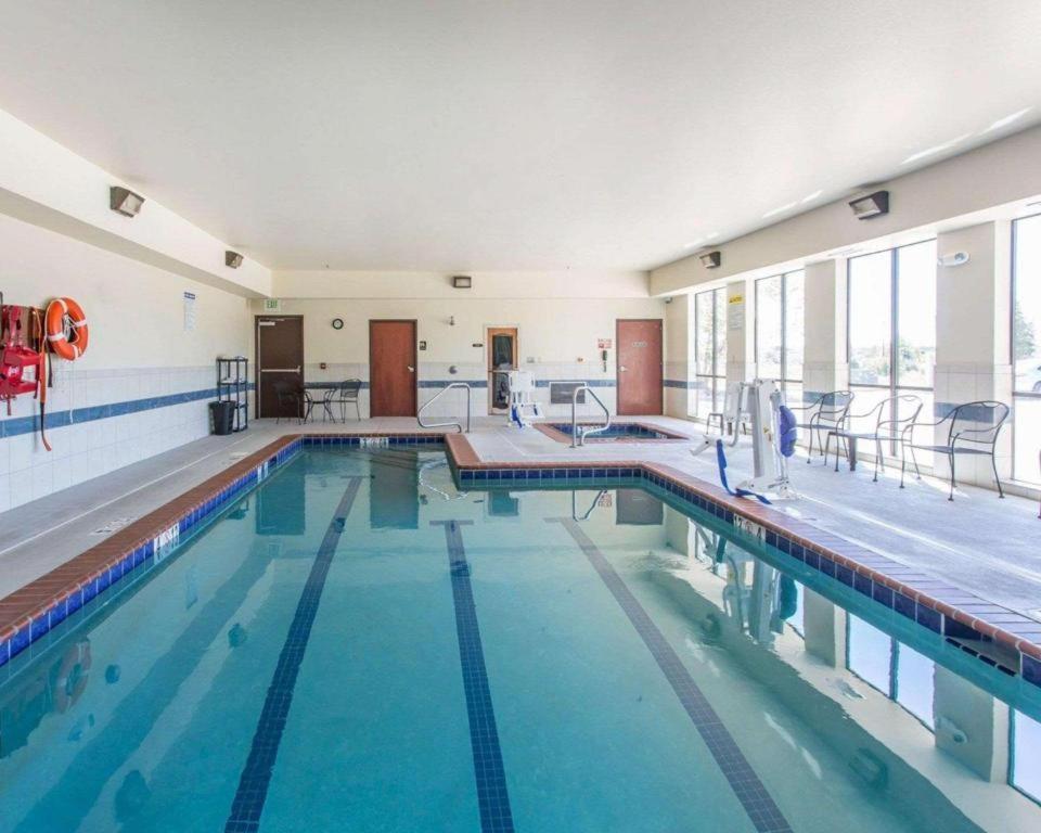 Comfort Inn & Suites Madisonville Ngoại thất bức ảnh